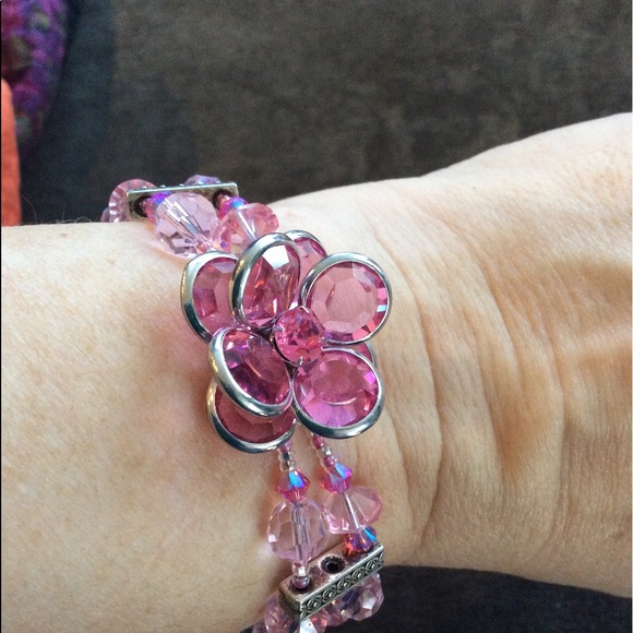 Hand beaded artisan bracelet - Picture 12 of 13